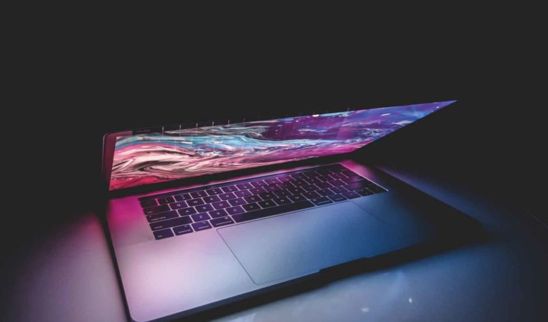 [2020年]MacBook Proを便利に使うおすすめアクセサリー10選！