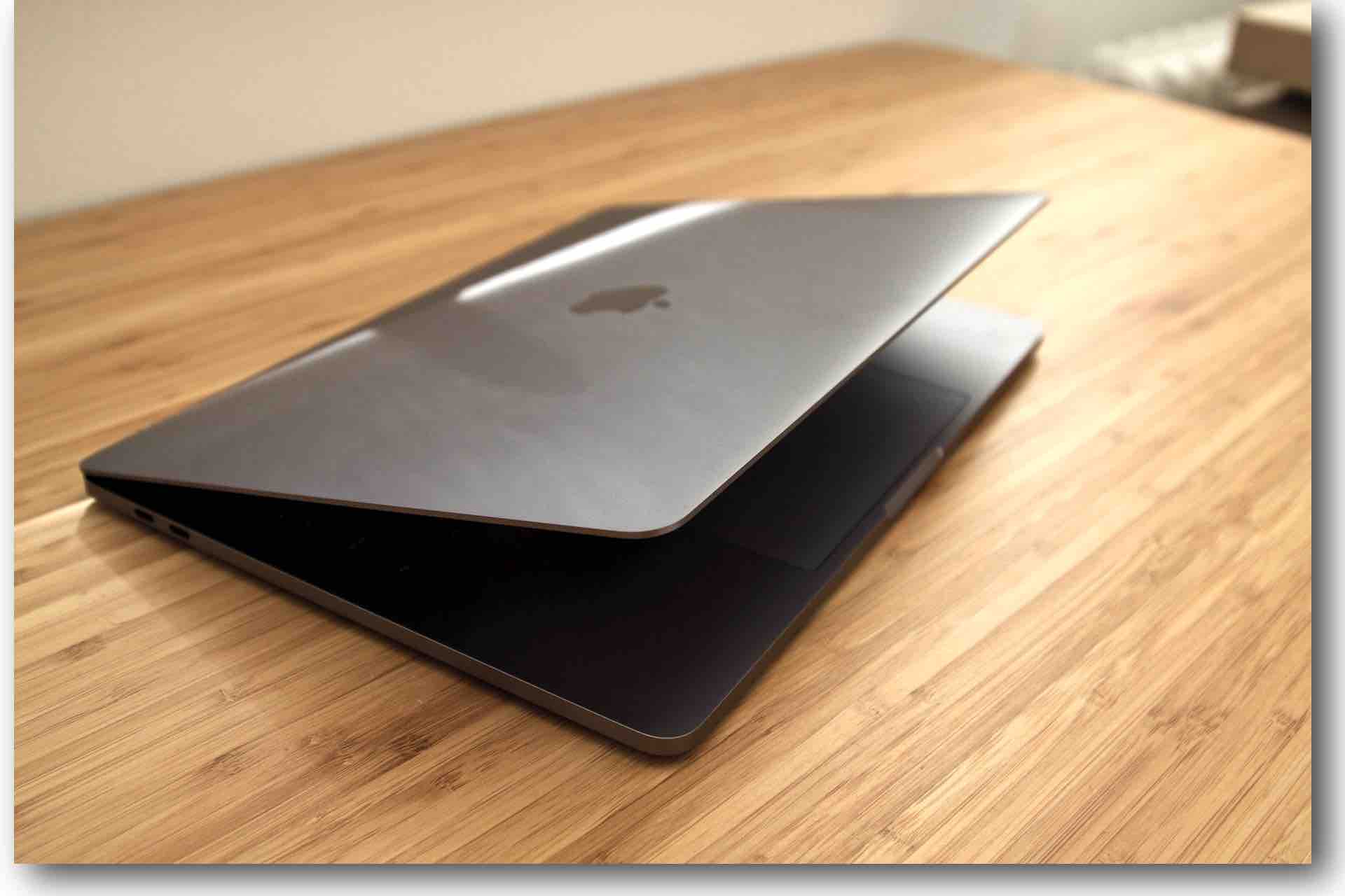 Apple MacBook Pro 2016モデルのレビュー｜進化したバタフライ式のキーボードは、本当にうちやすいのか？って話。