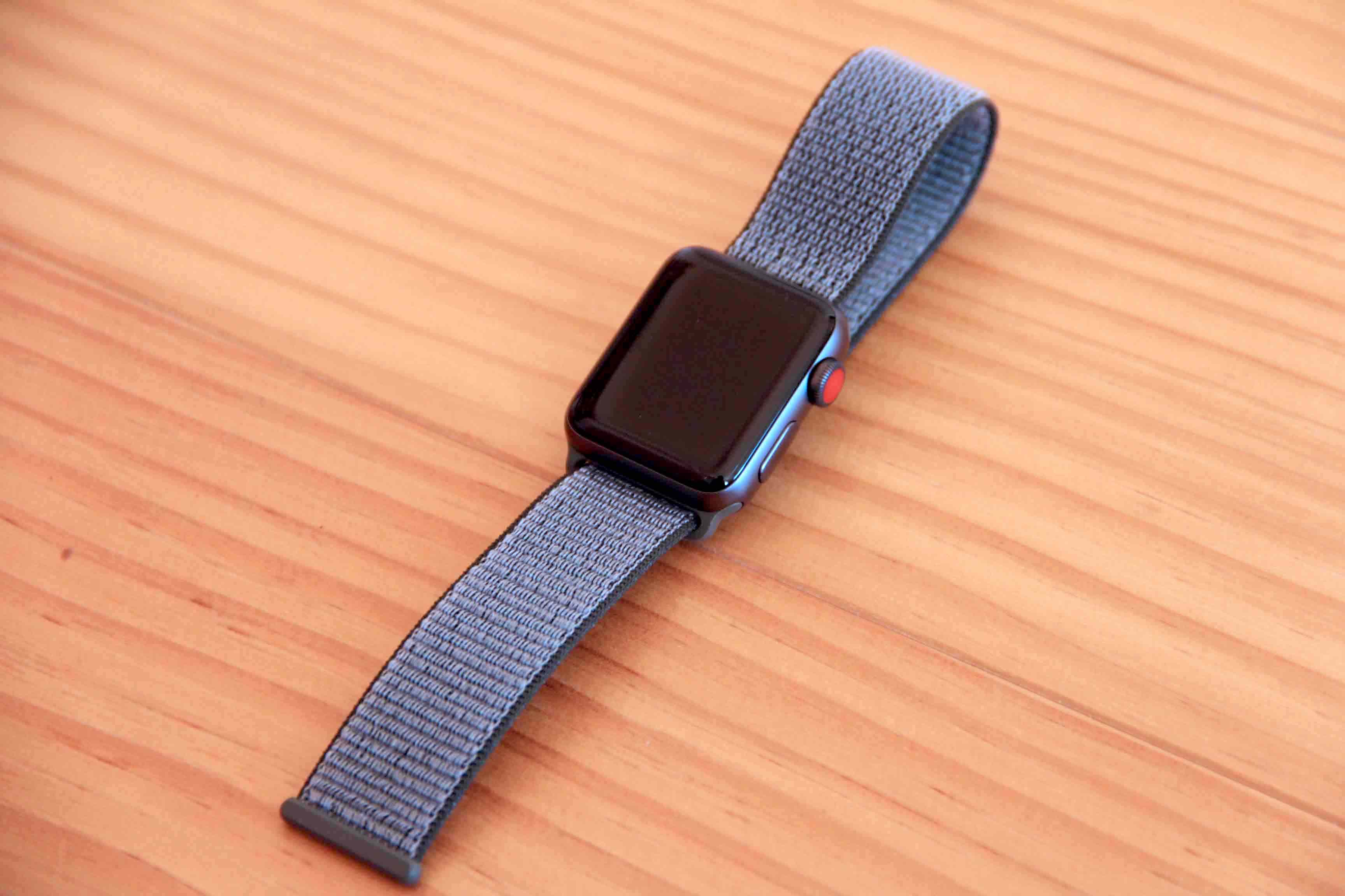 AppleWatchダークオリーブスポーツループ外観の画像
