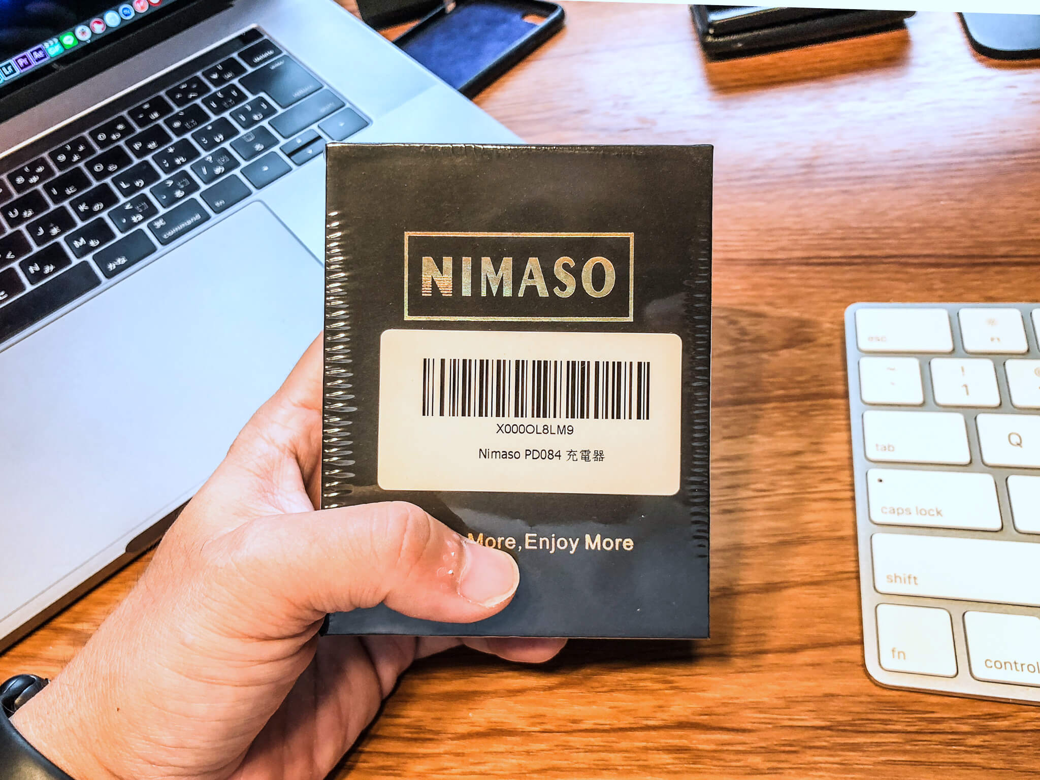 NimasoのACアダプタの画像