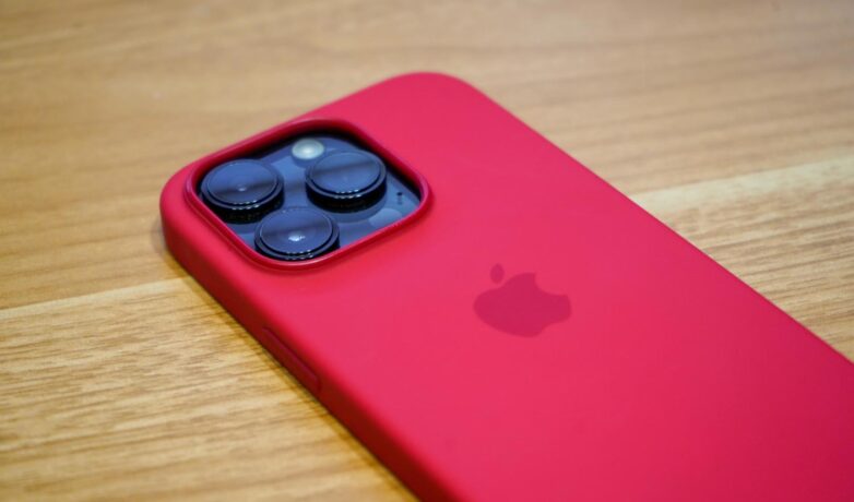 iPhone 14 Proおすすめの人気ケース10選!カメラ保護や本体色に合う!