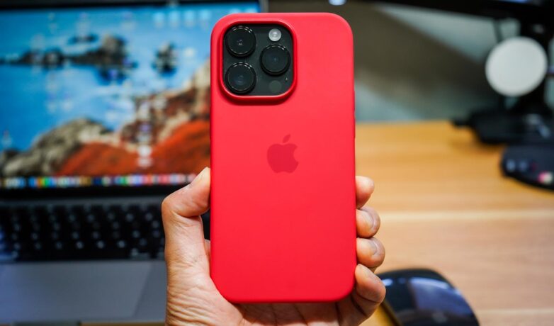 【徹底解説】iPhone 14 Pro MagSafe対応のApple純正シリコンケース レビュー