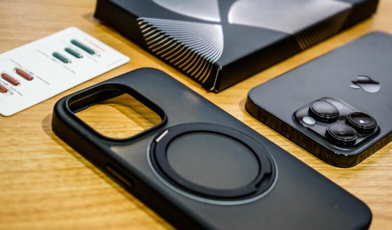 iPhone14・14ProにおすすめのMagSafe対応ケース【TORRAS UPRO Ostand R】